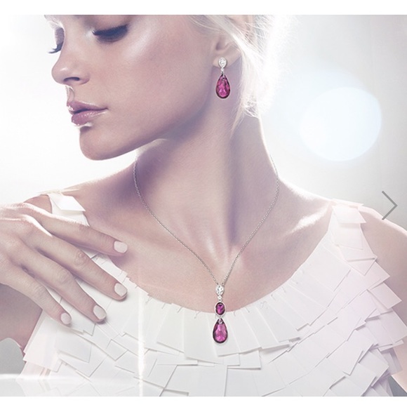 NWT “Spectacular Swarovski ruby set” - Picture 1 of 8